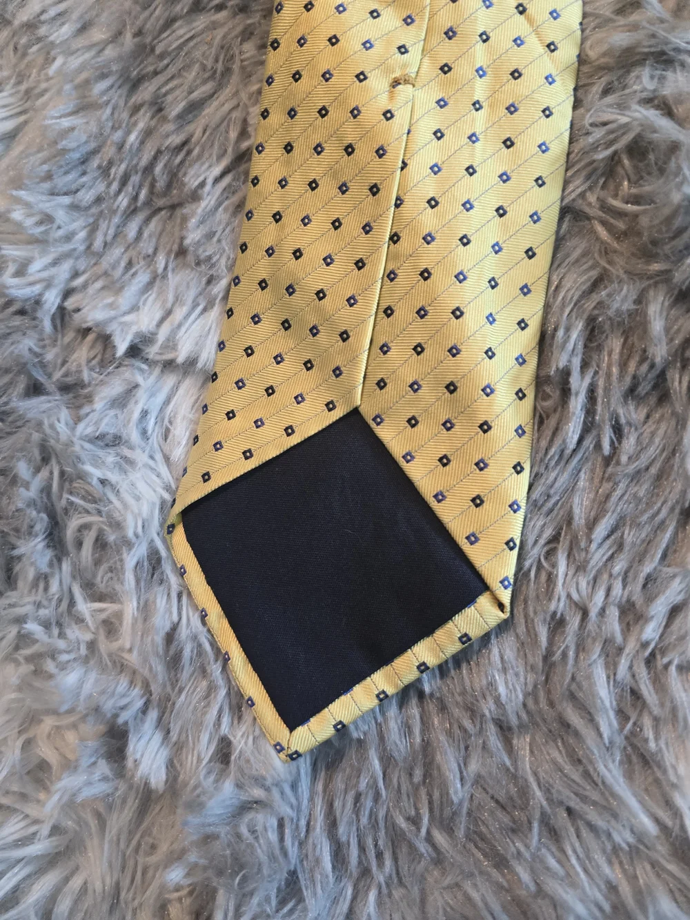 Barneys New York Yellow Triangle Dot Men's Silk Tie
